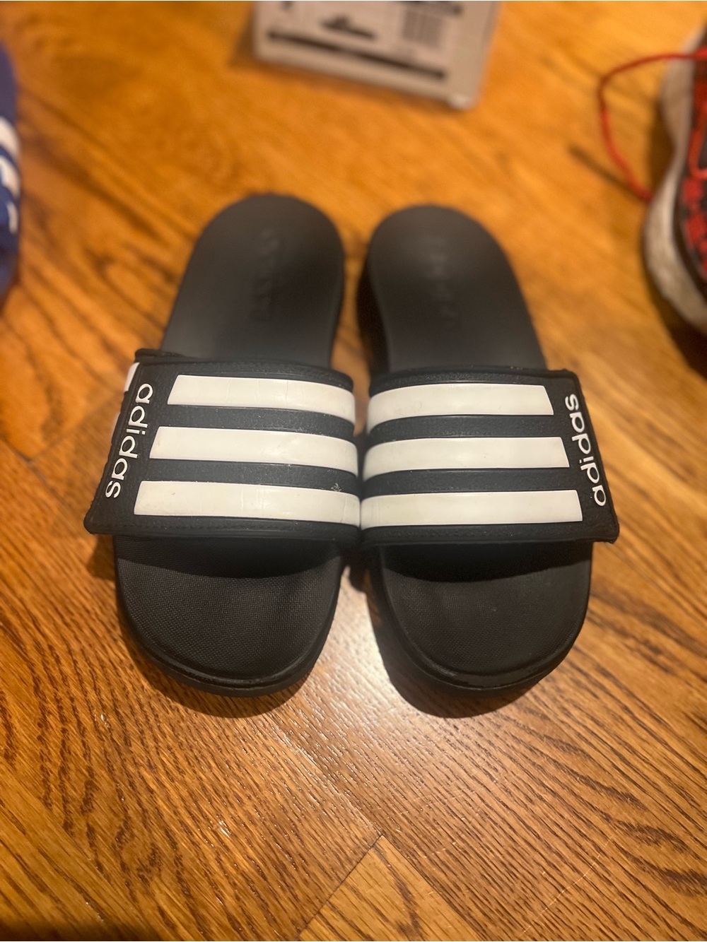 Adidas-Adilette Comfort Slide Sandal - Kids black & white